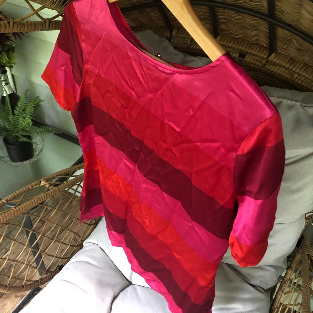 Liz Claiborne Satin T-shirt with Keyhole Closure